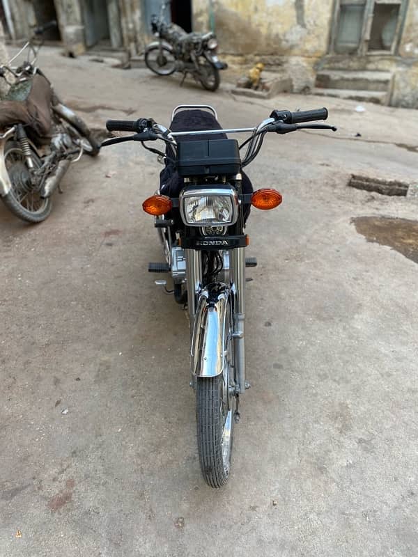 Honda 125 10/10 condition 1