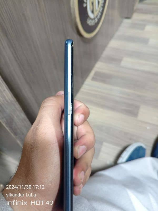 oneplus 8 5g UW Limited edition 6