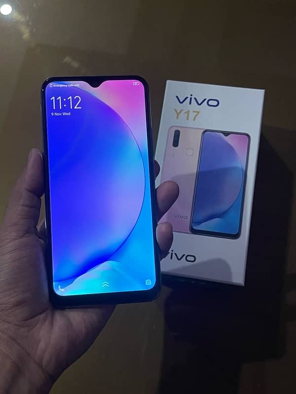 vivo y17. memory 8/256gb 3