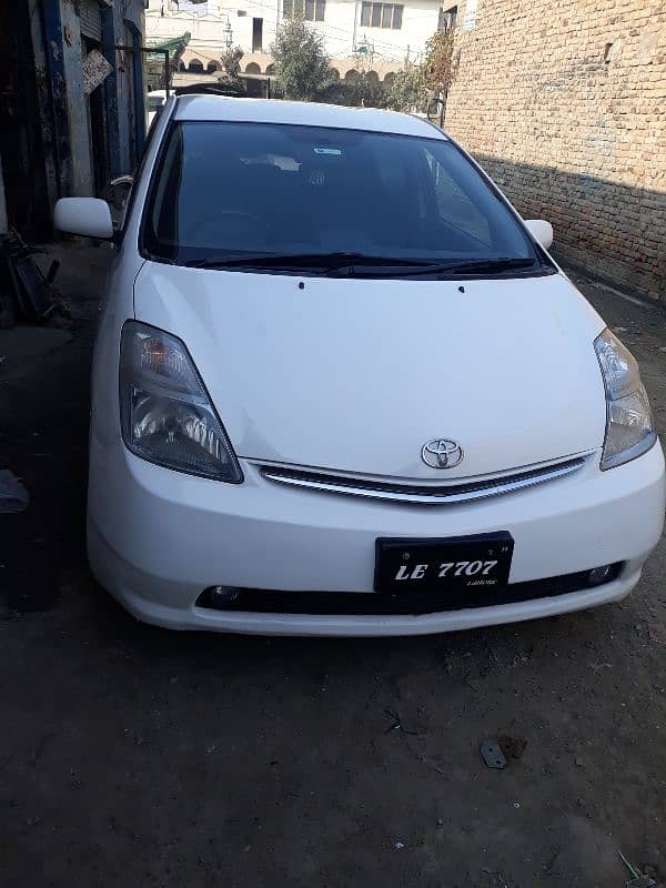 Toyota Prius 2010 import 2014 Lahore registered 0