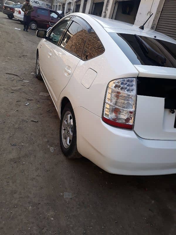 Toyota Prius 2010 import 2014 Lahore registered 2