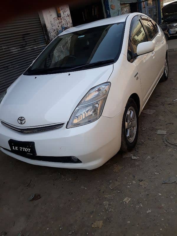 Toyota Prius 2010 import 2014 Lahore registered 4