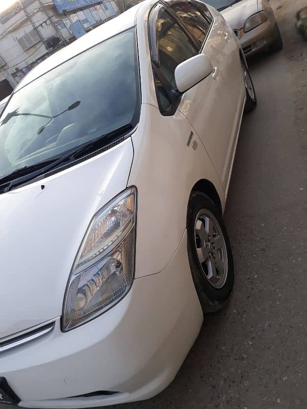 Toyota Prius 2010 import 2014 Lahore registered 12