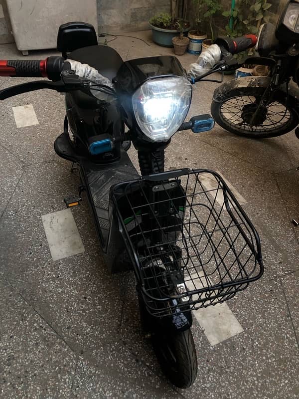 YJ Future Scooter up for sale 0