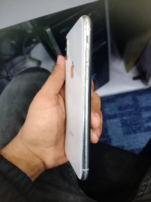 IPhone x 256 GB non pta exchange possible only  with iphone 7