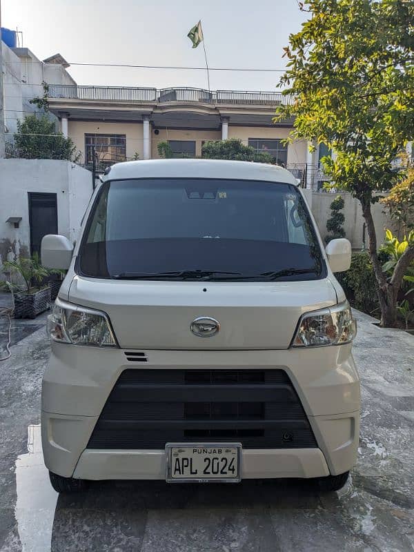 Daihatsu Hijet 2019 1