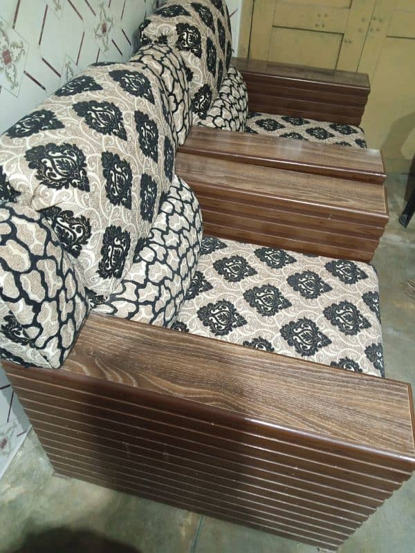 Sofa Set 5 seater 8 month used 0