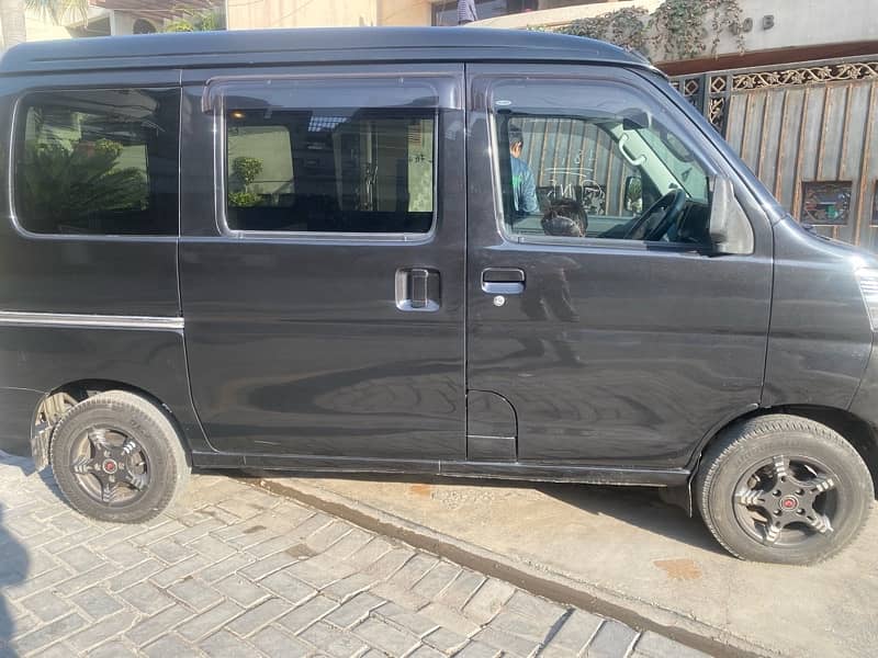 Daihatsu Hijet 2020 1