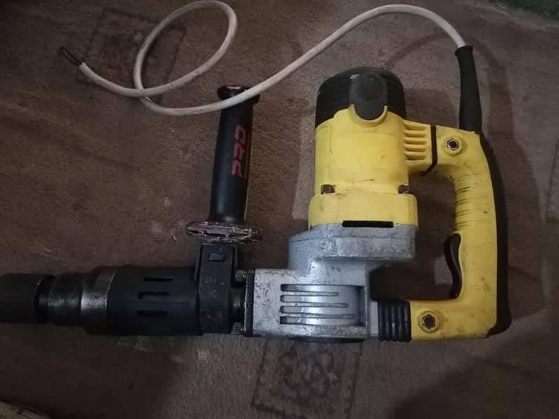 Hilti drill machine. 1