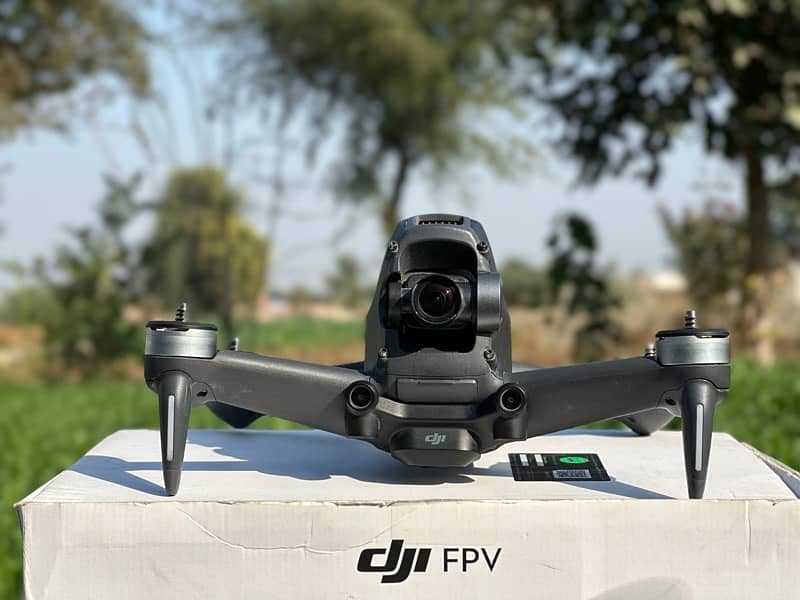 DJI FPV drone with 2 Batteries 2