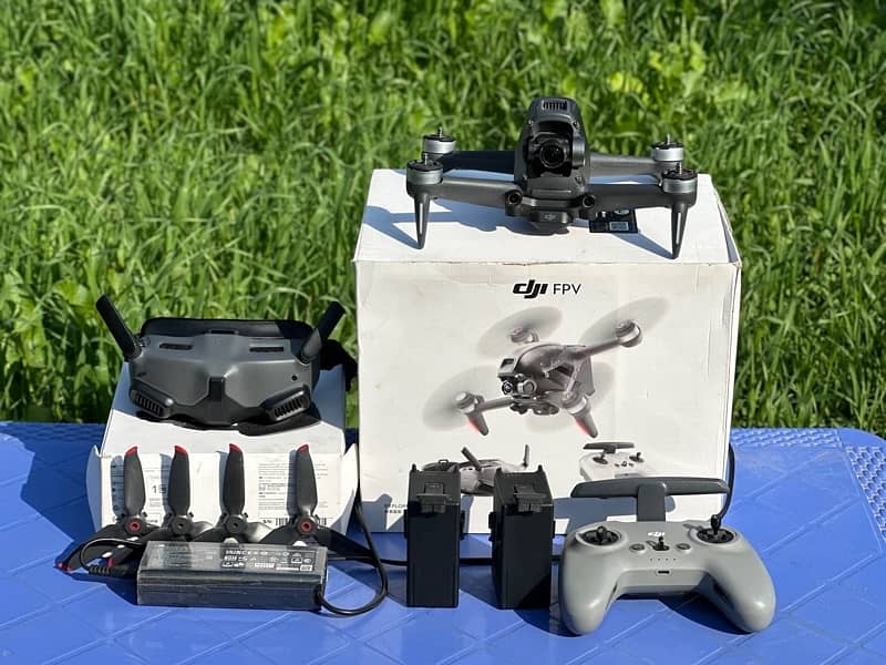 DJI FPV drone with 2 Batteries 3