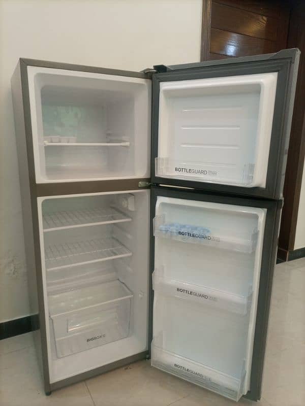 Haier Refrigerator HRF-186EBS 1