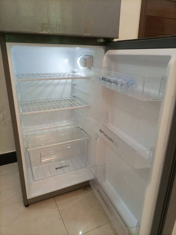 Haier Refrigerator HRF-186EBS 2