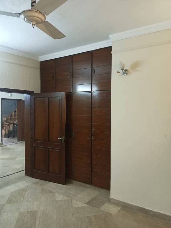 10 Marla Upper Portion For Rent 9