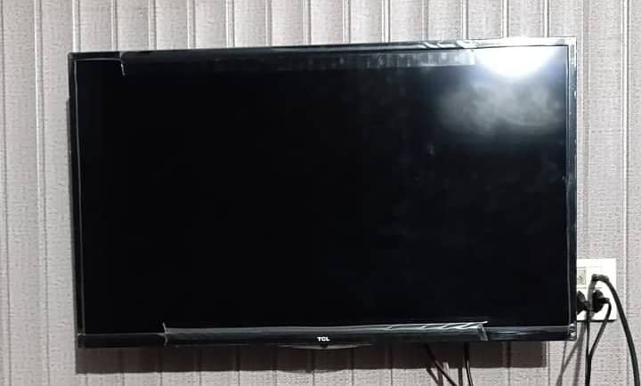 TCL 32 inch Used LED TV 0