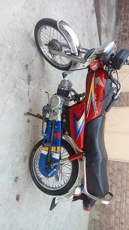 Honda 70 model 2011 Bohat achi bike hai hr chiz ok hai 0