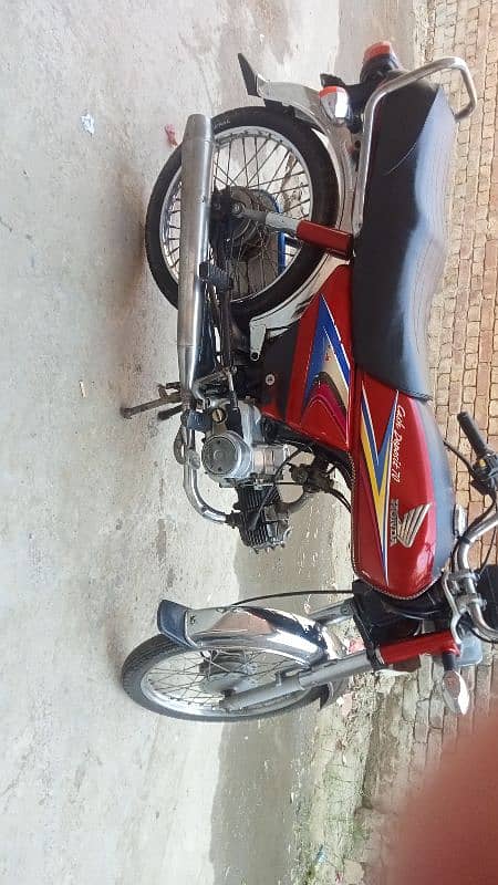 Honda 70 model 2011 Bohat achi bike hai hr chiz ok hai 1