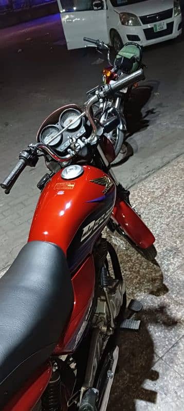 Honda Deluxe 125 model 2012 3