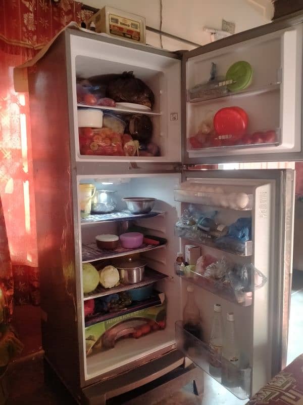 Dawlance Refrigerator for Sale - Excellent Condition 2