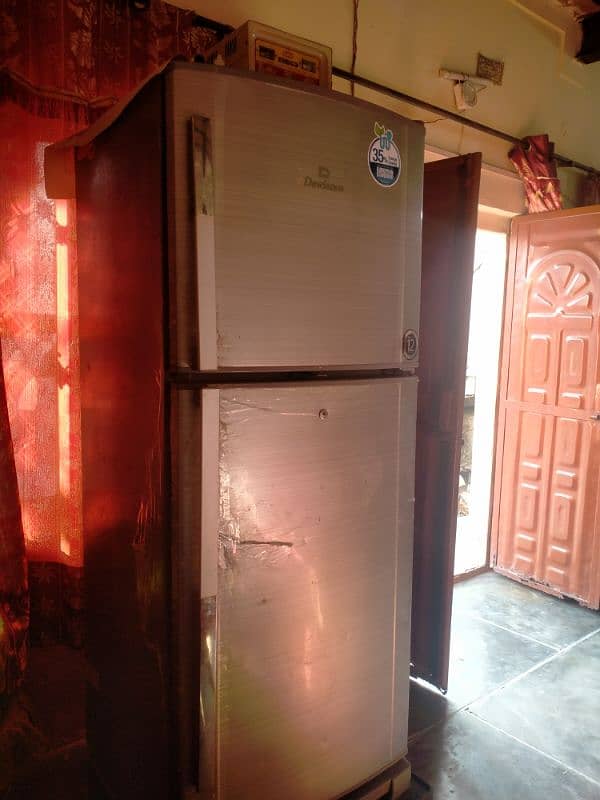 Dawlance Refrigerator for Sale - Excellent Condition 4