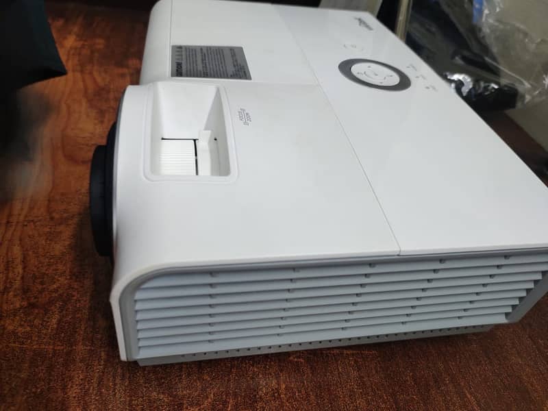 Vivitek DX831 Projector XGA Conference Room Projector 5