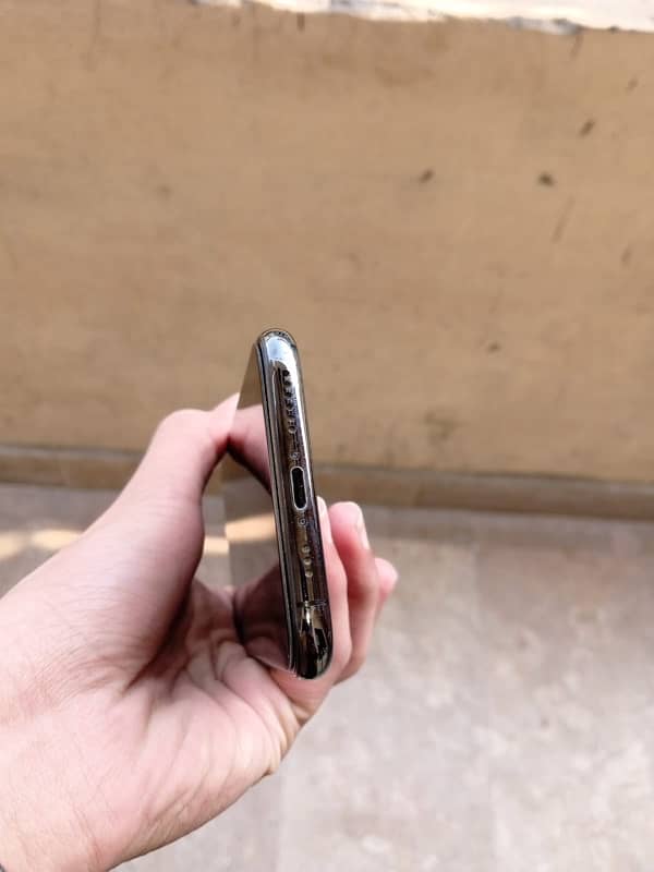 iphone Xs 64gb non pta for urgent sale 2