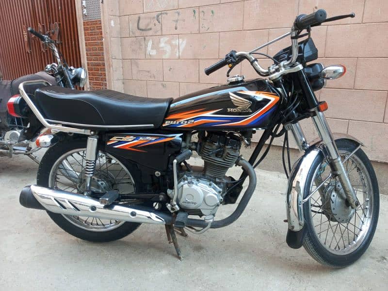 Honda cg 125 genuine condition 2018 karachi golden number -03323709556 0