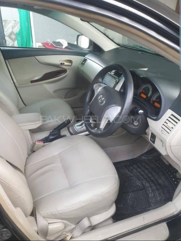 Toyota Corolla Altis 2011 5