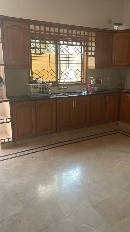 Luxury Bungalow for Sale in DHA Phase 6 - Rs. 10 Crore 6