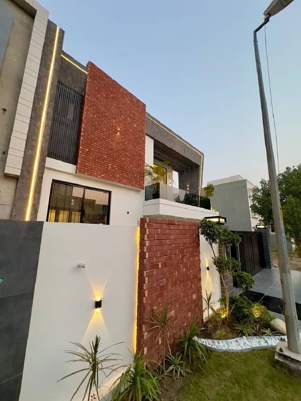 5 Marla Upper Portion Available For Rent in Ali Block Bahria Town Lahore 1