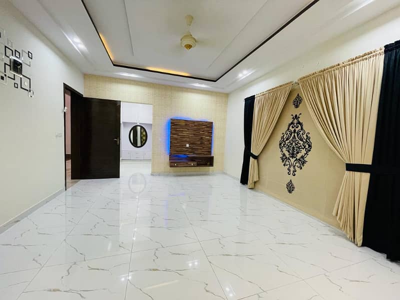 10 Marla Lower Portion Available For Rent In Gulbahar Block Bahria Town Lahore 17