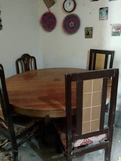 aik dining table or 4 chairs for sale