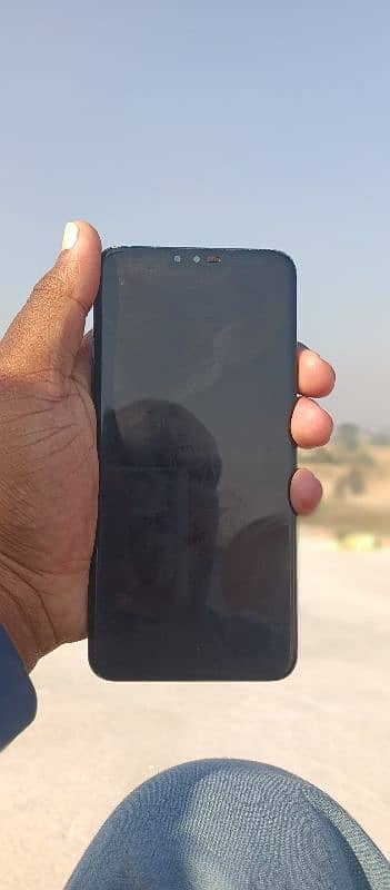 lg v40 thinq good conditon non pta. 2