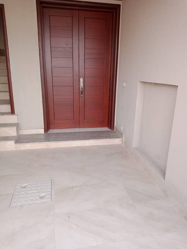 5 Marla Lower Portion For Rent  Dream Gardens  , Defense Road, Lahore. 8