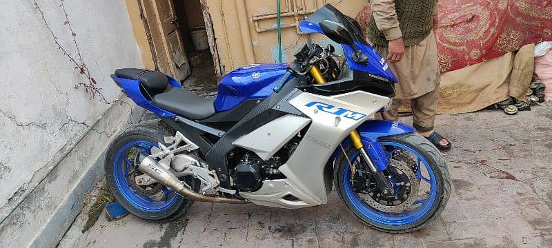 Yamaha R1M replica 22 model 400 cc 0