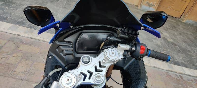 Yamaha R1M replica 22 model 400 cc 5