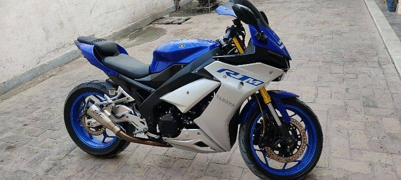 Yamaha R1M replica 22 model 400 cc 7