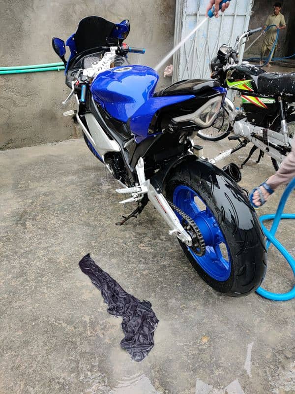 Yamaha R1M replica 22 model 400 cc 16