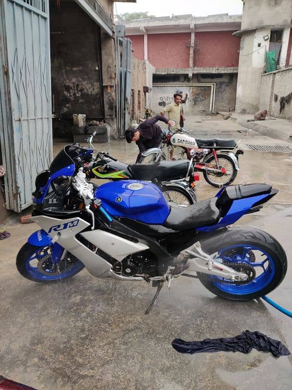 Yamaha R1M replica 22 model 400 cc 18