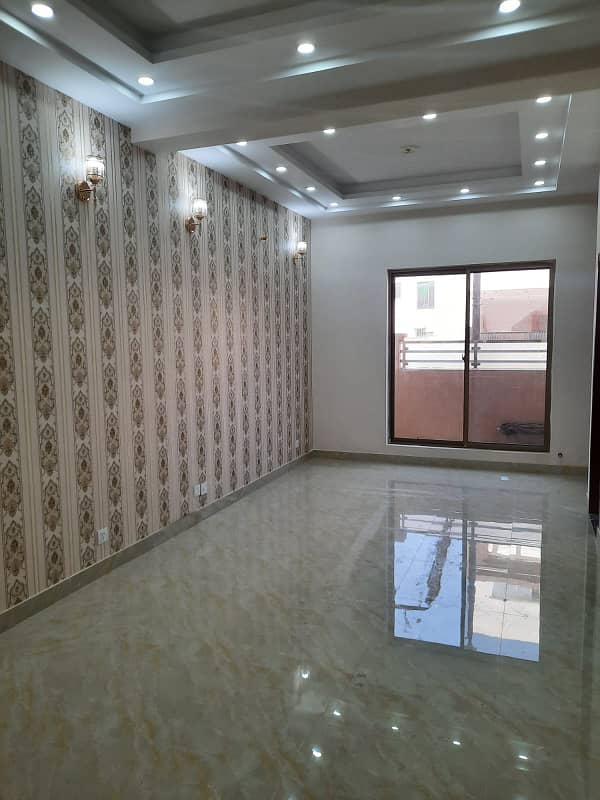 Best Location 5 Marla House For Sale In  Dream Gardens  Lahore 6