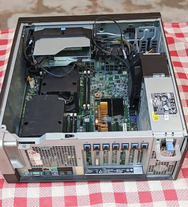 Desktop workstation  Dell (T 5600) Double processor 4