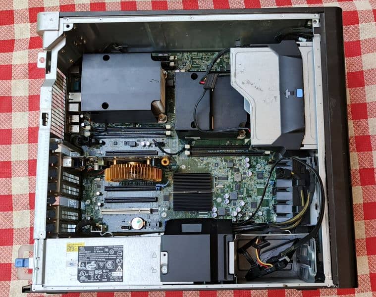 Desktop workstation  Dell (T 5600) Double processor 5