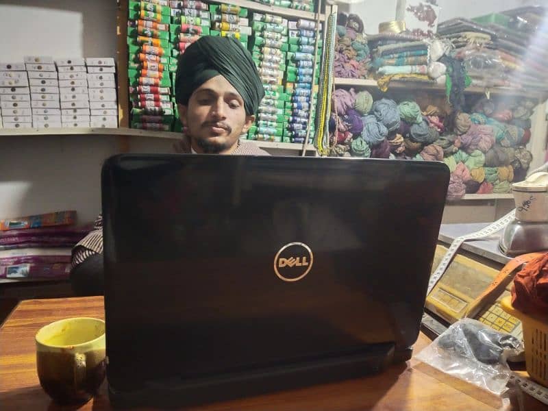 laptop core i3 4 256 5