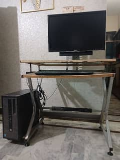 Computer table