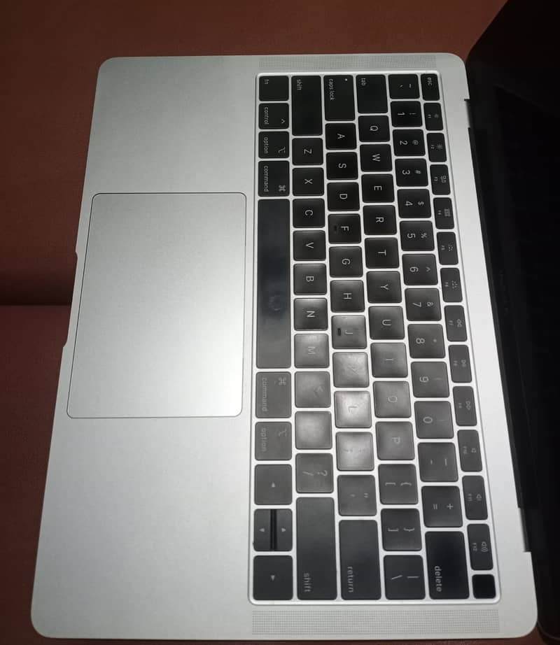 Mac Book Air 2019 (8/256GB) 8