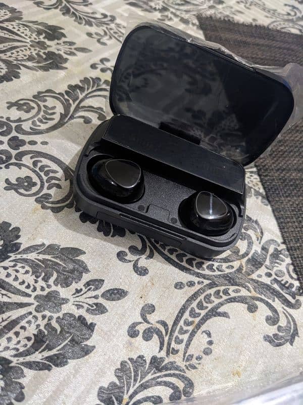 M10 TWS Wireless Bluetooth Earbuds 3