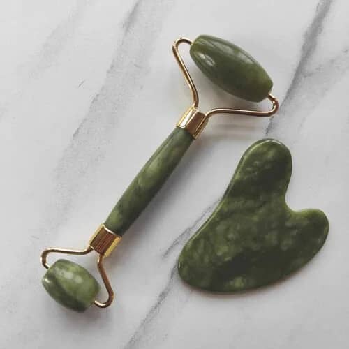 Jade Roller & Gua Sha Set For Facial 1