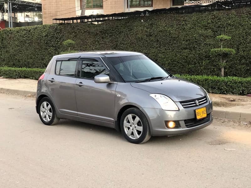 Suzuki Swift 2015 model Dlx Automatic 0