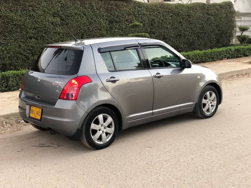 Suzuki Swift 2015 model Dlx Automatic 2