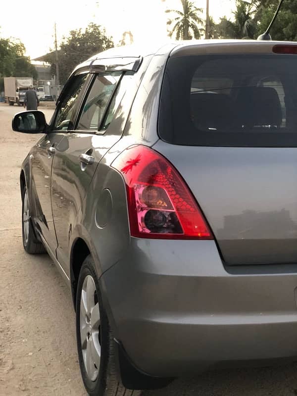 Suzuki Swift 2015 model Dlx Automatic 12